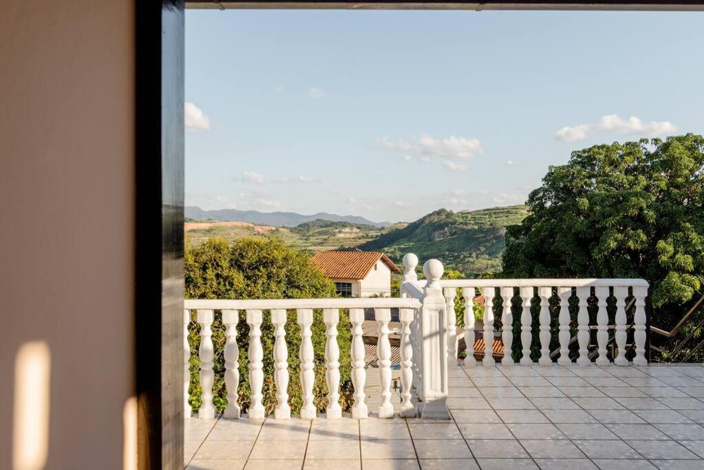 Suite Vista Panoramica Betim Eksteriør billede